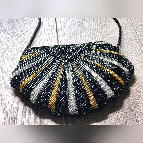 Gorgeous Black Vintage Shell Purse - Picture 10 of 14